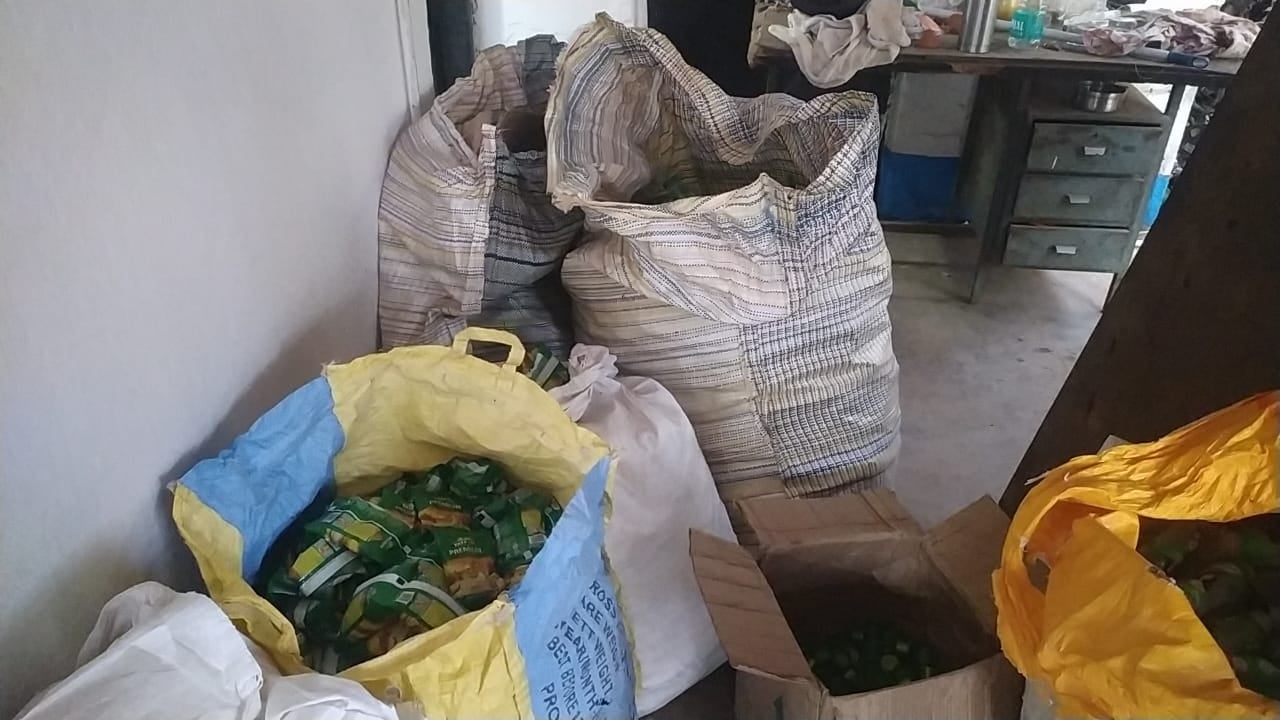 सावधान : दुमका के बाजार में धड़ल्ले से बिक रहा नकली सामान, पुलिस ने किया खुलासा