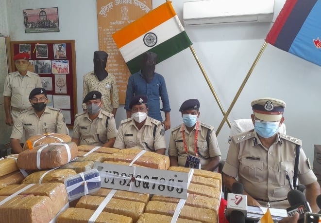 57 लाख रुपए के गांजा के साथ दो तस्कर धराए