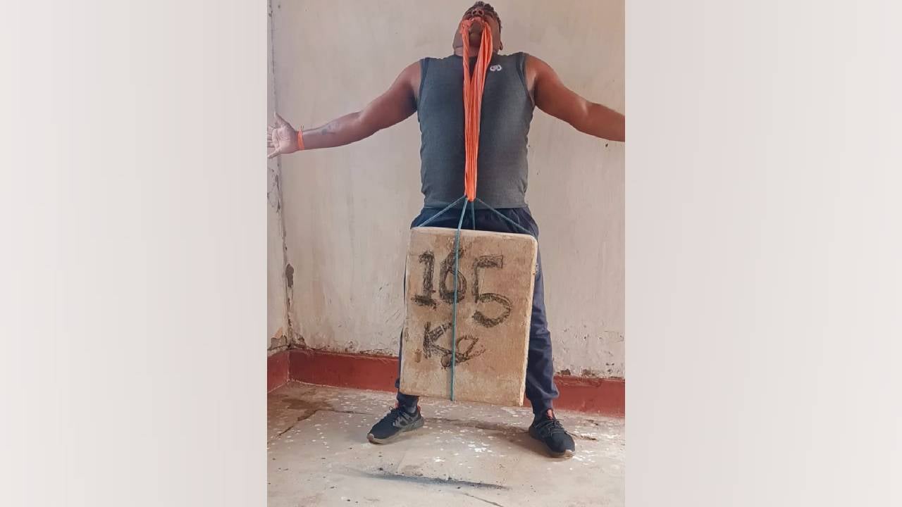 हैमर हेडमैन धर्मेंद्र ने तोड़ा रिकॉर्ड, दांत से 165 किलो उठाकर बनाया 9 वां नया वर्ल्ड रिकॉर्ड