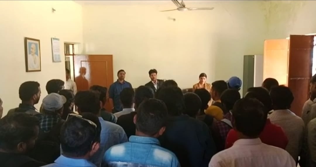 कुमारधुबी में लगा रोजगार मेला लेकिन कम सैलरी के कारण उत्साह नहीं, जानिए क्या है टारगेट