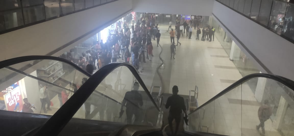 धनबाद के सेंटर पॉइंट मॉल में एक बार फिर लगी आग, कोई हताहत नहीं