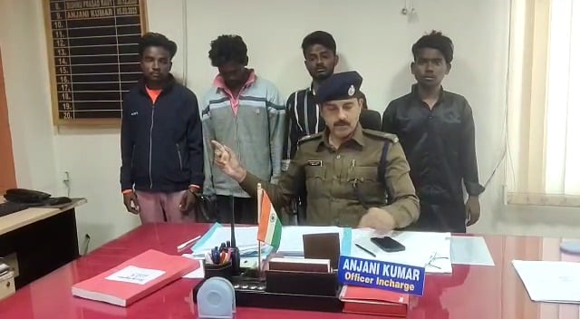 जमशेदपुर: छिनतई और बाइक चोरी मामले में चार गिरफ्तार, चोरी का सामान भी बरामद
