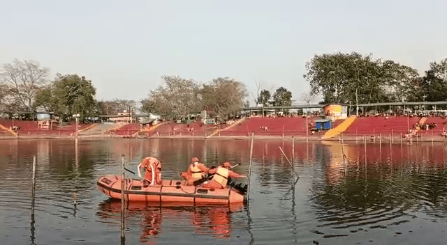 दुमका : शिवगंगा में डूबने से किशोर की मौत, शव की तलाश में जुटी एनडीआरएफ की टीम