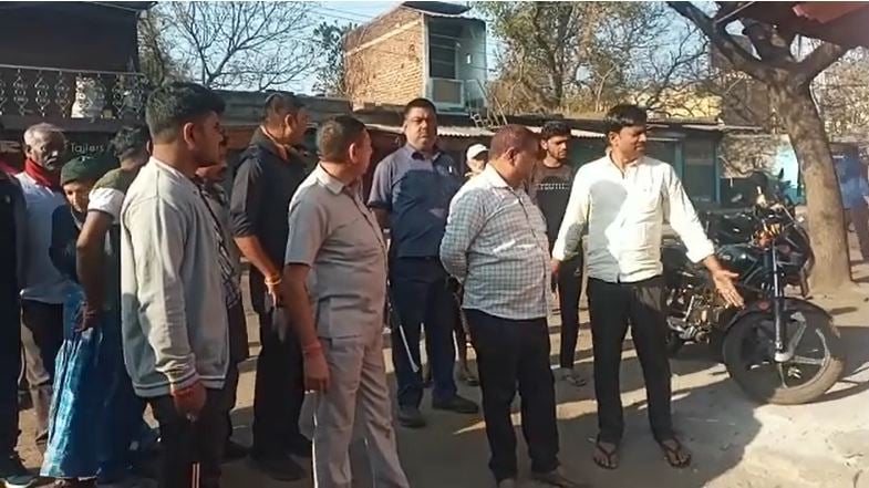 धनबाद के केंदुआ में अपराधियों ने की ताबड़तोड़ फायरिंग,बच गई लाइजनिंग ऑफिसर की जान,जानिए कैसे हुई घटना