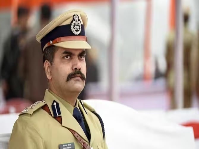 आईपीएस अधिकारी विकास वैभव ने सरकार से लगायी गुहार, कहा उन्हें तत्काल होमगार्ड आईजी के पद से करें कार्यमुक्त