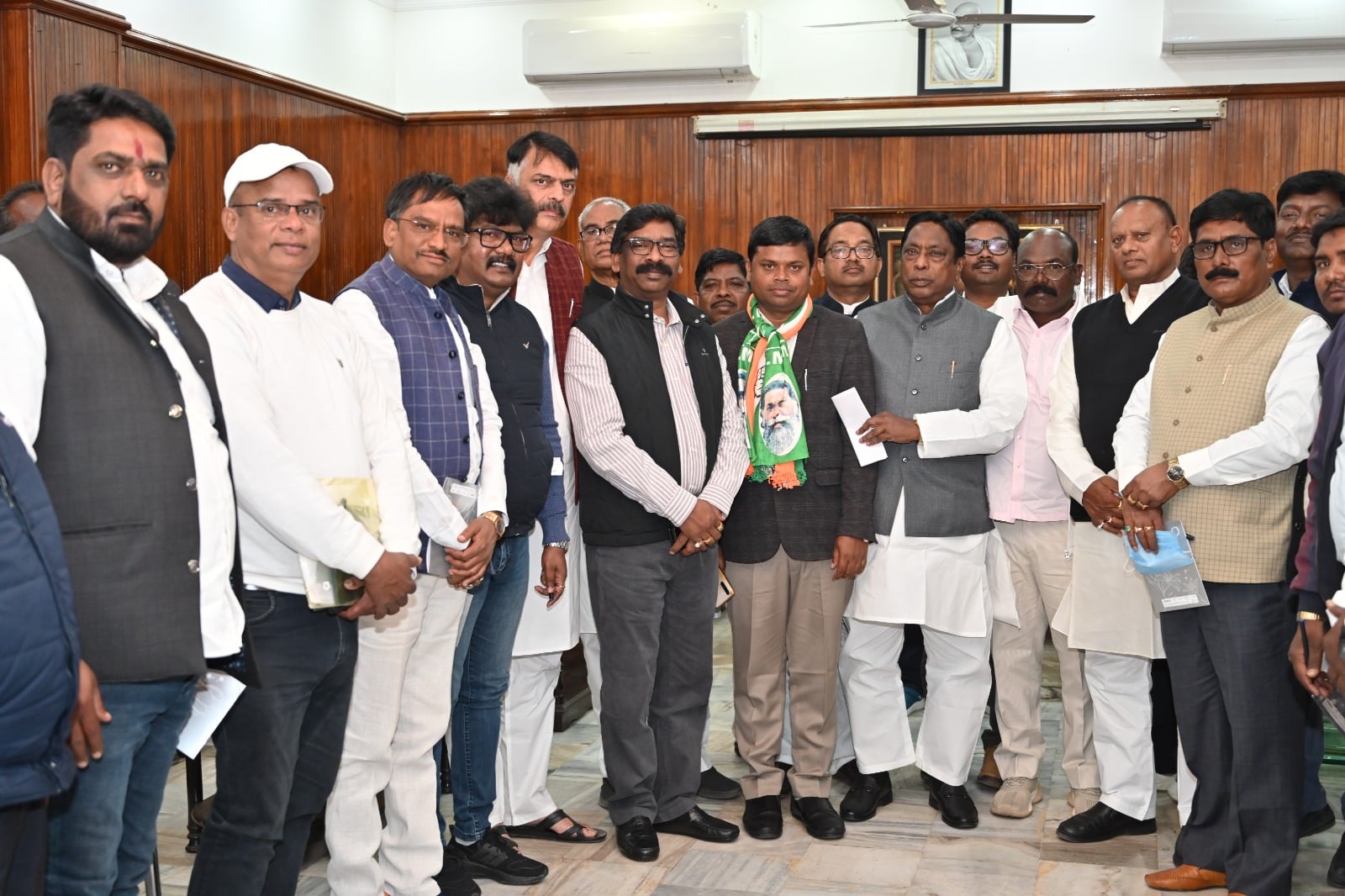 रामगढ़ : मुख्यमंत्री हेमंत सोरेन के साथ यूपीए नेताओं ने की बैठक, रामगढ़ उपचुनाव को लेकर बनी रणनीति