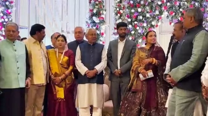 पूर्व सांसद आनंद मोहन की बेटी सुरभि की शादी में शामिल हुए सीएम नीतीश, कई दिग्गज नेता भई रहे मौजूद