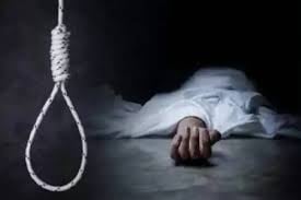 बांका : बंद कमरे में लटका मिला डाटा ऑपरेटर कर्मी का शव,  छानबीन में जुटी पुलिस
