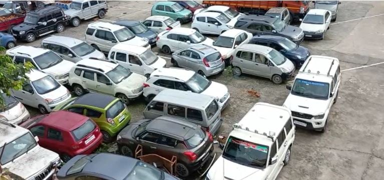 GOOD NEWS : यहां लाखों की गाड़ियां मिलेंगी हजारों में, सस्ती कार चाहिए तो तुरंत करें आवेदन