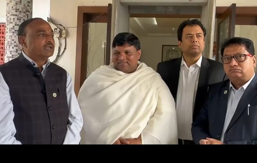 झारखंड में व्यवसायियों की हड़ताल: कृषि मंत्री बादल पत्रलेख ने हड़ताल तोड़ने का किया अनुरोध