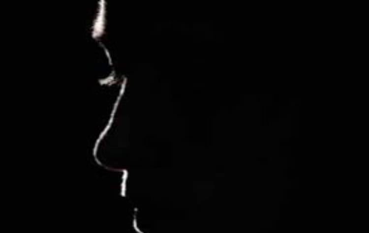 विवाहिता से तीन दिनों तक करता रहा दुष्कर्म,  जान से मारने के लिए पहाड़ से दिया धक्का, मामला दर्ज