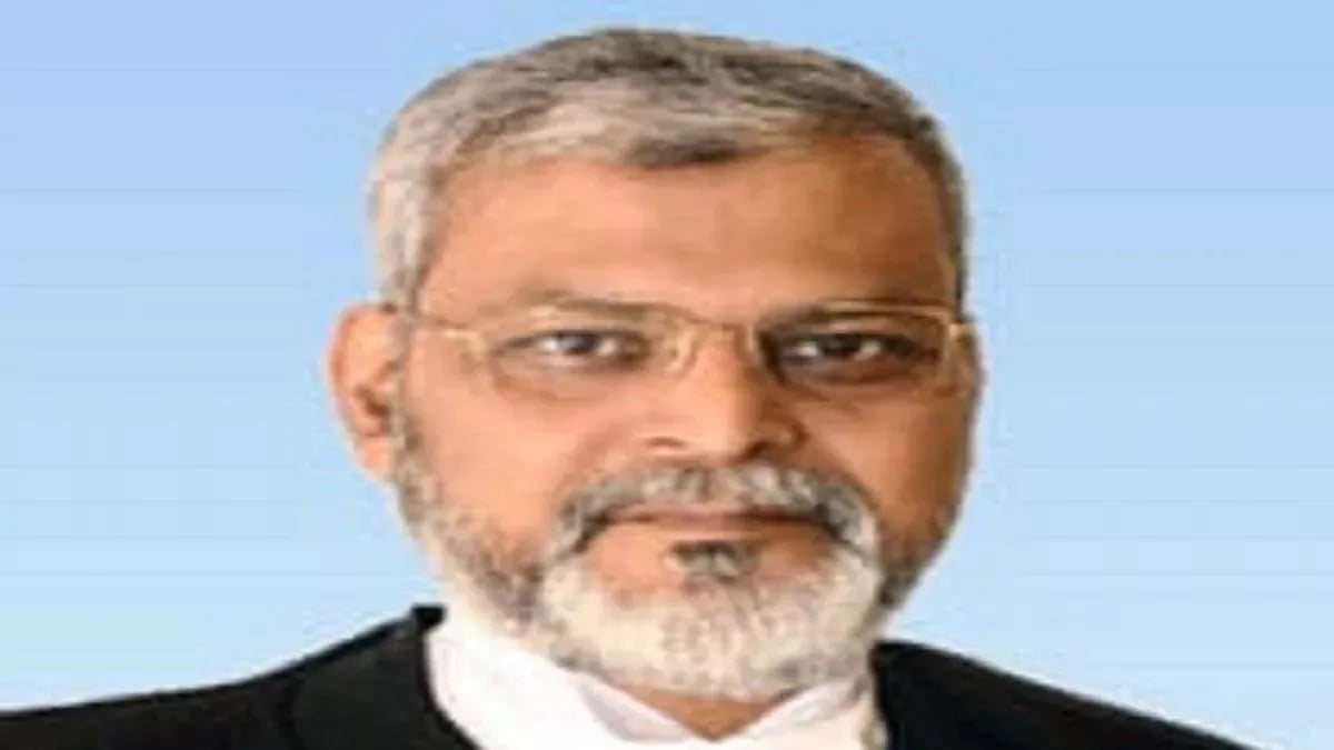 न्यायमूर्ति संजय कुमार मिश्रा ने ली चीफ जस्टिस पद की शपथ, सीएम भी हुए शामिल