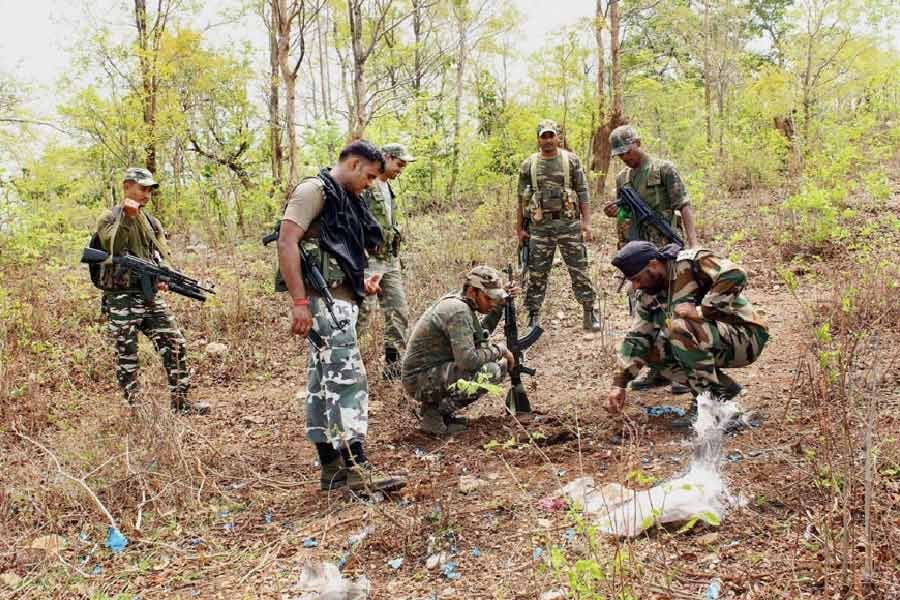 पश्चिमी सिंहभूम जिले के पोड़ाहाट जगंल में आईईडी बलास्ट, जंगल में लकड़ी चुनने गए एक युवक की मौत