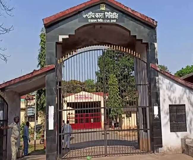 झारखंड के गिरिडीह जेल कर्मी को अपराधियों ने मारी गोली, पहले भी हुआ था जेलर पर हमला, जानिए क्या है मंशा