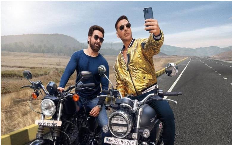 अक्षय कुमार और इमरान हाशमी की फिल्म सेल्फ़ी ने बॉक्स ऑफिस पर तोड़ा दम, जानिए इस फिल्म के लिए किस एक्टर ने कितनी ली फीस