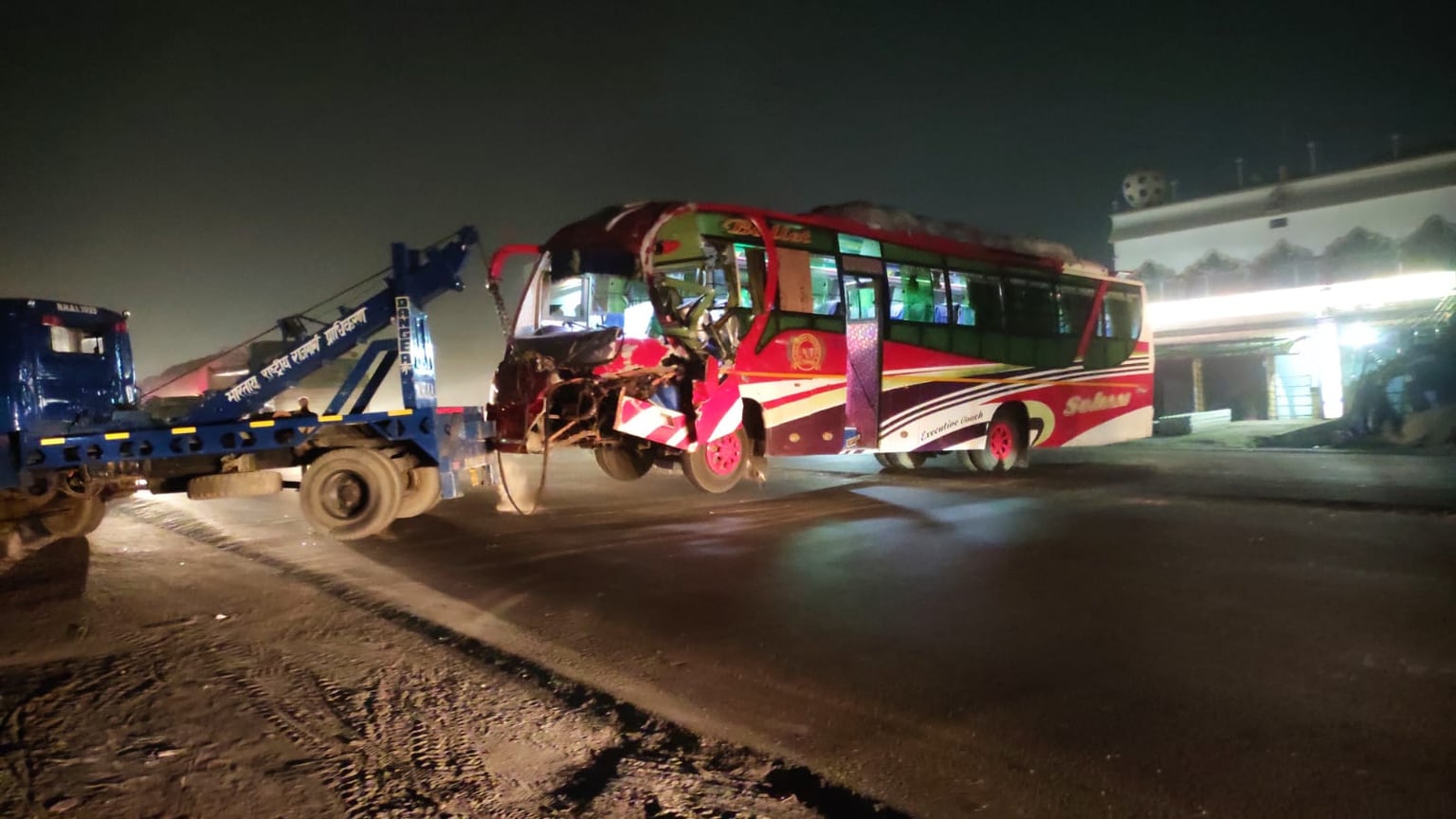 निरसा में टूरिस्ट बस हुई दुर्घटनाग्रस्त, बाल-बाल बची यात्रियों की जान, जानिए डिटेल्स