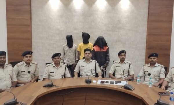 बितका बाउरी हत्याकांड : रामगढ़ विधायक प्रतिनिधि के हत्यारे को पुलिस ने किया गिरफ्तार, कई आपराधिक समान भी बरामद