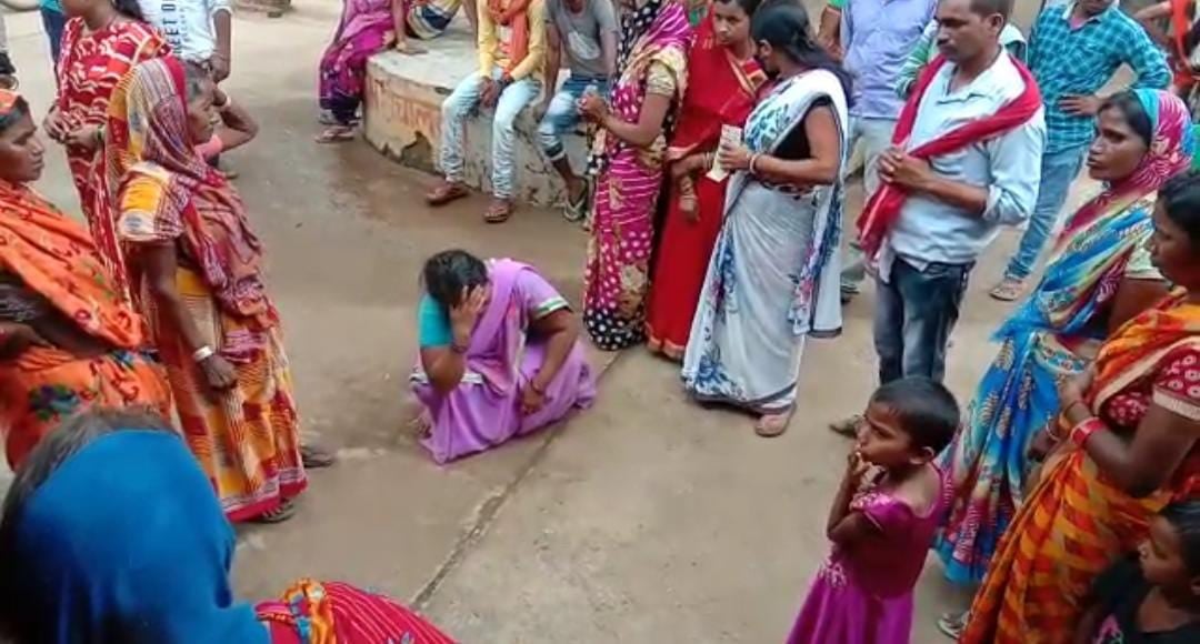 तालाब से विवाहिता का शव बरामद,हत्या का संदेह