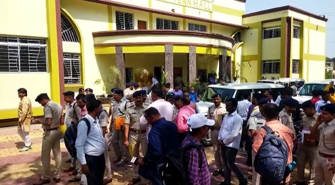 त्योहार को लेकर जिला उपायुक्त ने अधिकारियों और शांति समिति के साथ की बैठक, जानिए क्या कुछ फैसले लिए गए