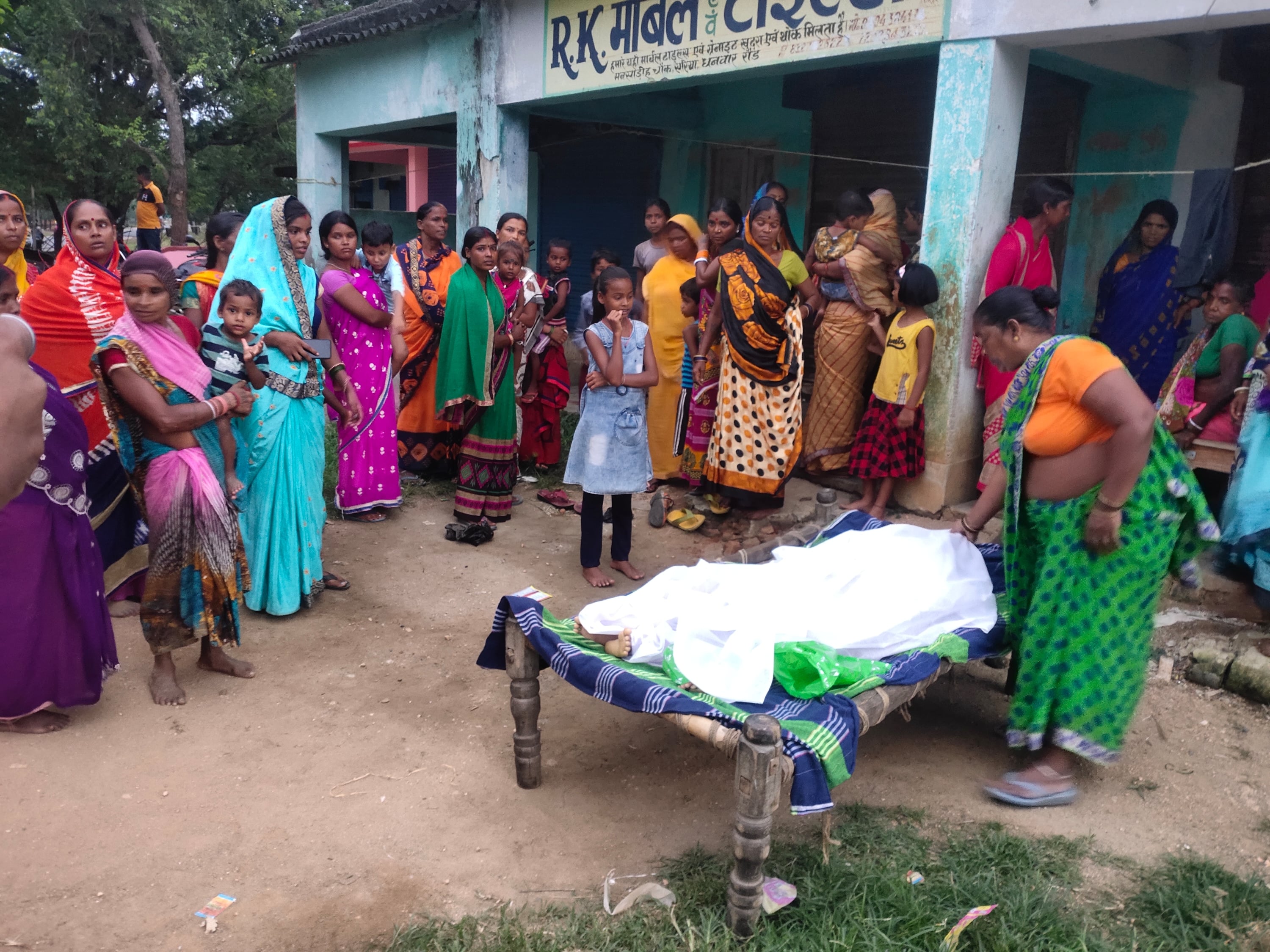 गिरिडीह के धनवार में शौच के लिए गई दो सगी बहनों की पानी भरे गड्डे में डूबने से हुई मौत