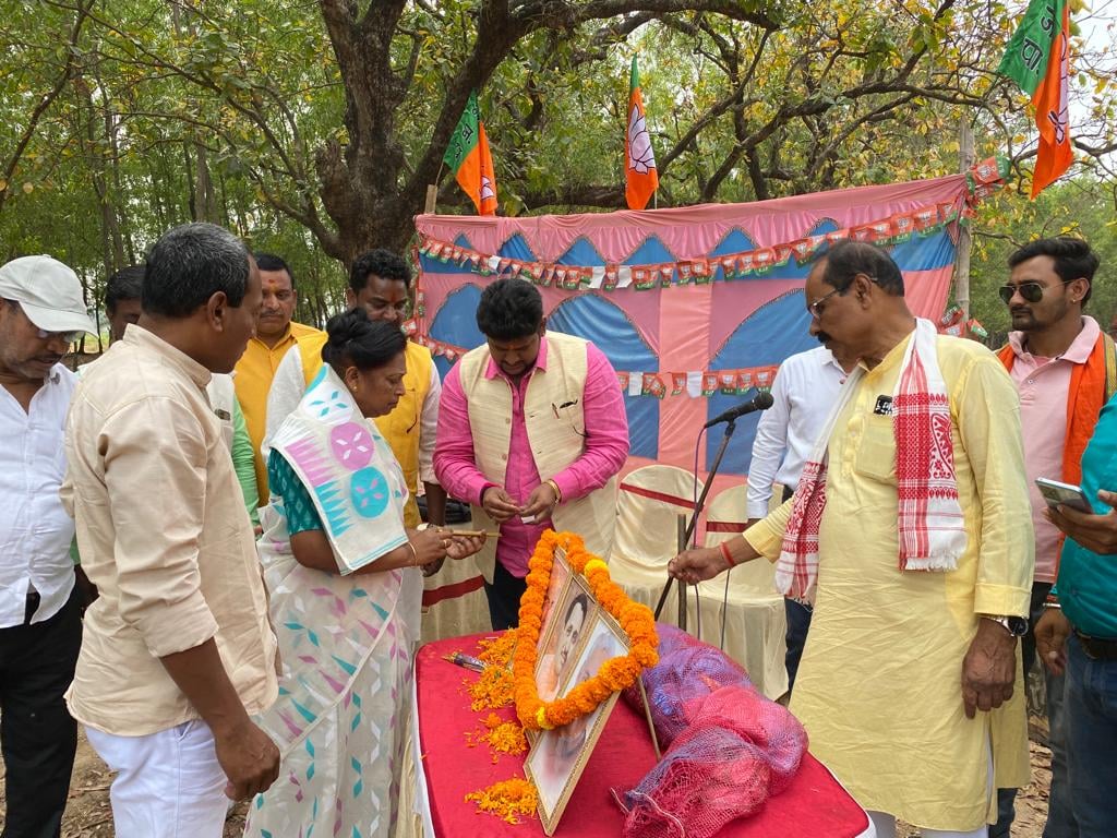 दुमका में भाजपा का विधानसभा स्तरीय कार्यशाला की हुई शुरुआत, कई नेता और पूर्व मंत्री रहे मौजूद