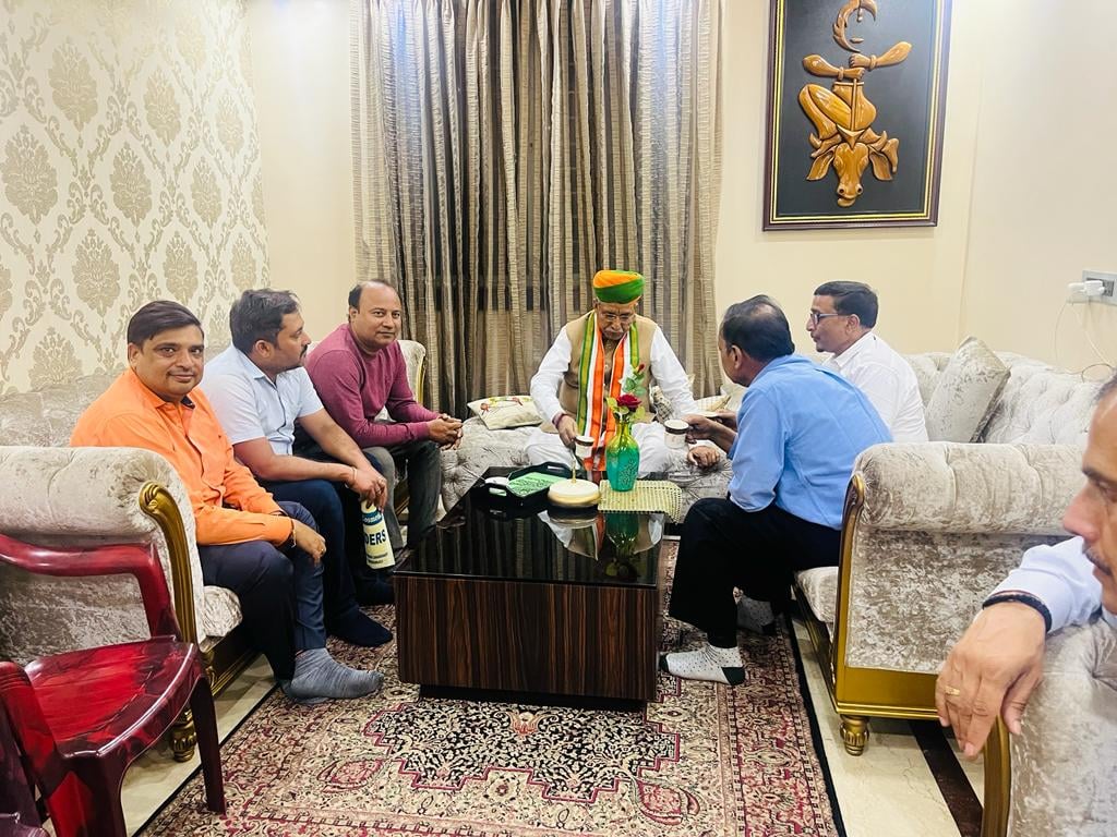 धनबाद मांग रहा हवाईअड्डा, केंद्रीय मंत्री से भी की मांग, जानिए क्या कहा मांगनेवालों ने