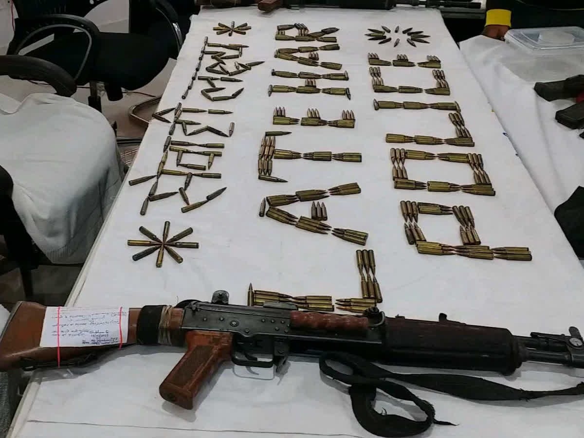 लातेहार पुलिस को मिली बड़ी कामयाबी, 10 लाख का इनामी जोनल कमांडर गिरफ्तार