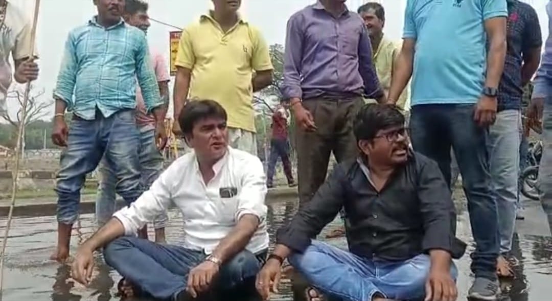 धनबाद में अभी पानी से निकलने वाला बदबू खत्म नहीं होगा,जानिए क्या है इसकी वजह