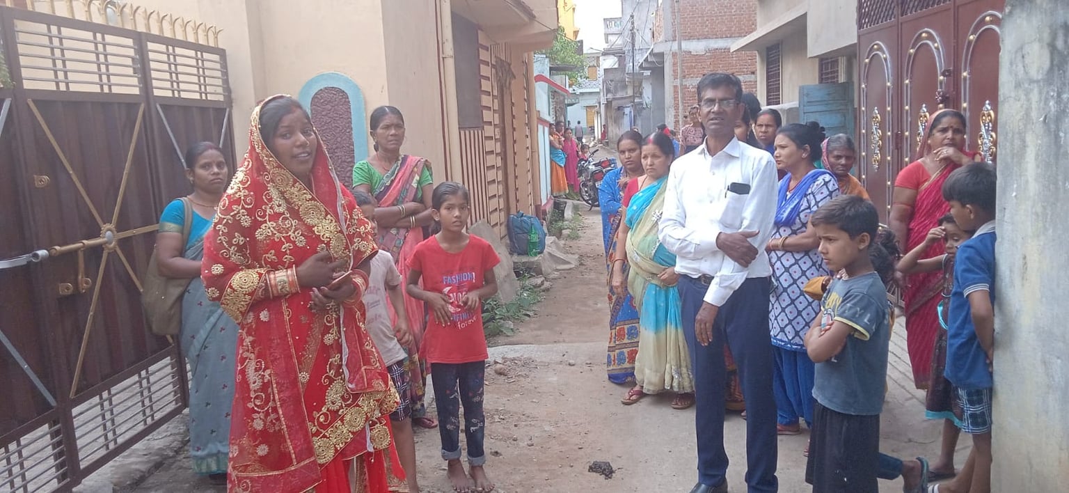 कतरास में हाई वोल्टेज ड्रामा- बीस दिन ससुराल में रही ,बिना कुछ कहे गहना -जेवर ले चली गई मायके ,अब दे रही धरना