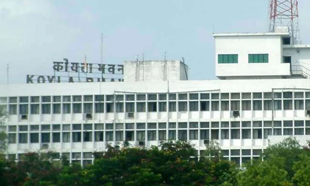 बाहर पुलिस करती रही इंतजार, चोर दूसरे रास्ते से निकल कर भागे, परेशान बीसीसीएल प्रबंधन पहुंचा प्रशासन के द्वार