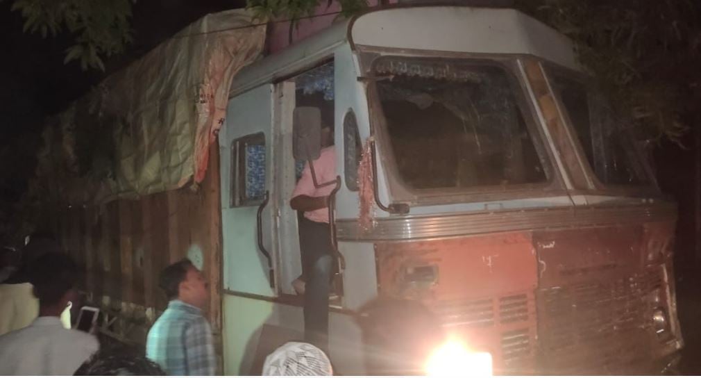 पूर्णिया: अनियंत्रित ट्रक ने सड़क किनारे 6 लोगों को कुचला, 4 की मौत, दो की हालत गंभीर