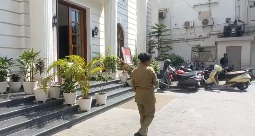 गर्ल फ्रेंड से हुआ विवाद तो युवक ने रांची के होटल से लगा दी छलांग, हालत गंभीर, जानिए मामला