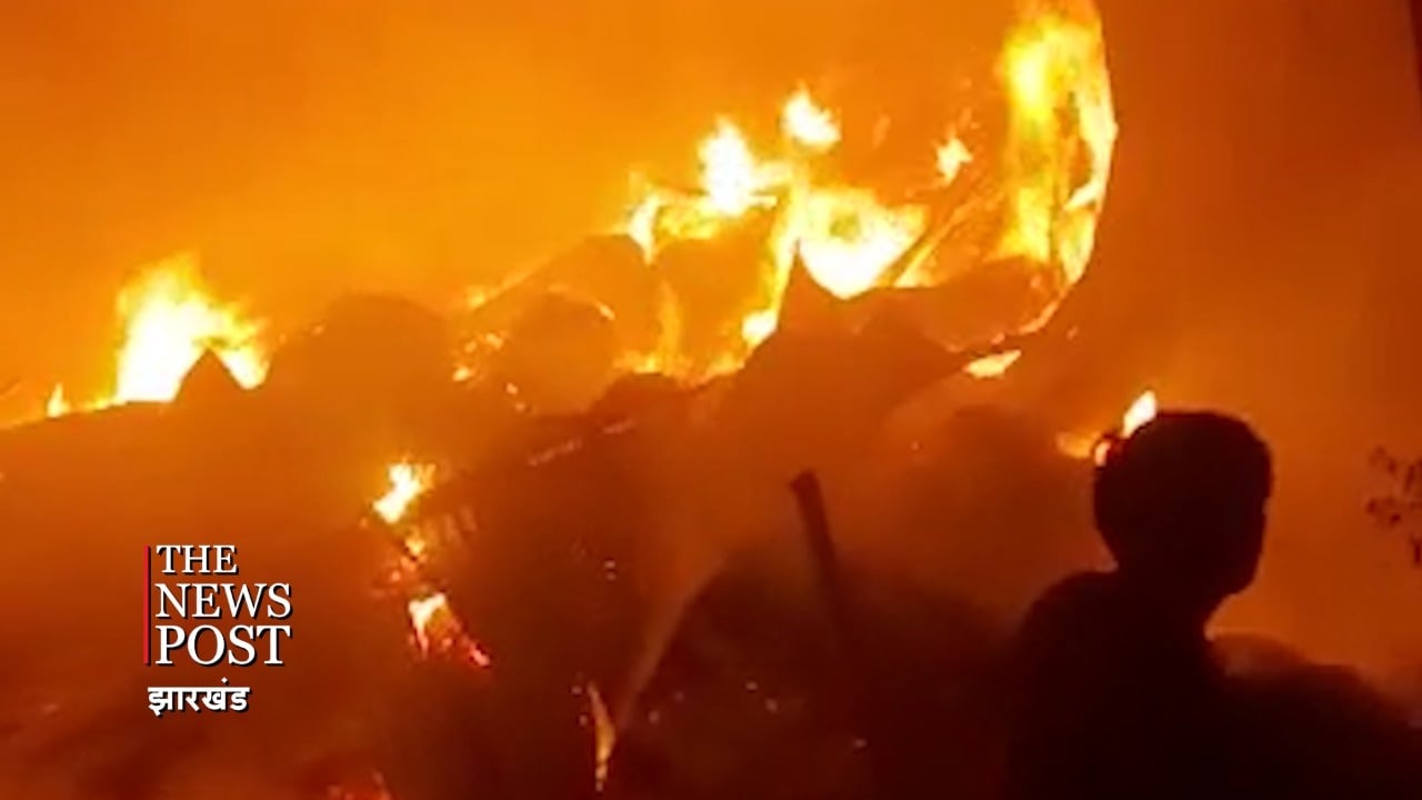 पटाखे से लगी गोदाम में आग, लाखों का नुकसान