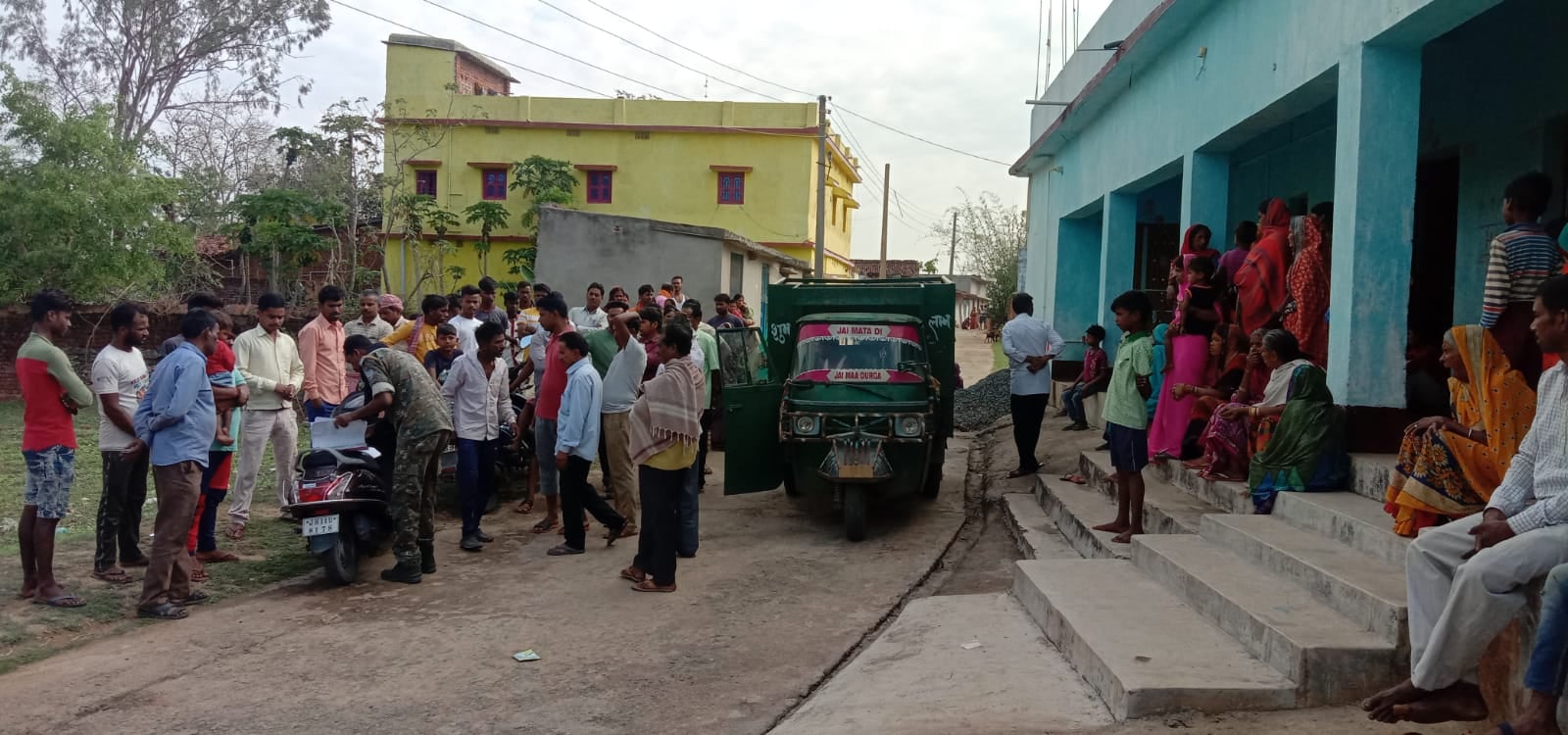 शर्मनाक! शराब के लिए पैसे देने से किया इनकार तो बेटे ने टांगी से काटकर की मां की हत्या, जब पुलिस पहुंची तो......