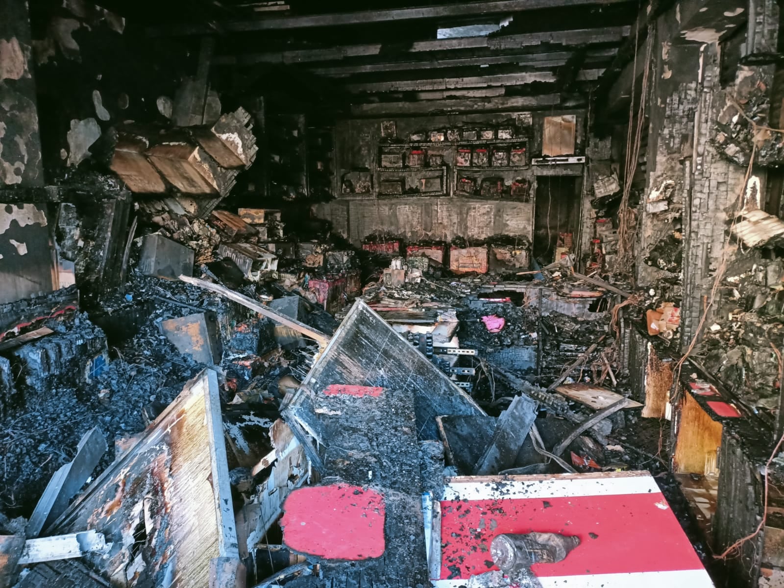 लगातार दूसरे साल भी गुमला की इस दुकान में लगी आग, हादसा या साजिश! जांच में जुटी पुलिस