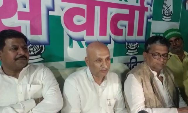 प्रोफेसर चंद्रशेखर का फिर से विवादित बयान, इंदिरा गांधी को बताया 70 के दशक का तानाशाह