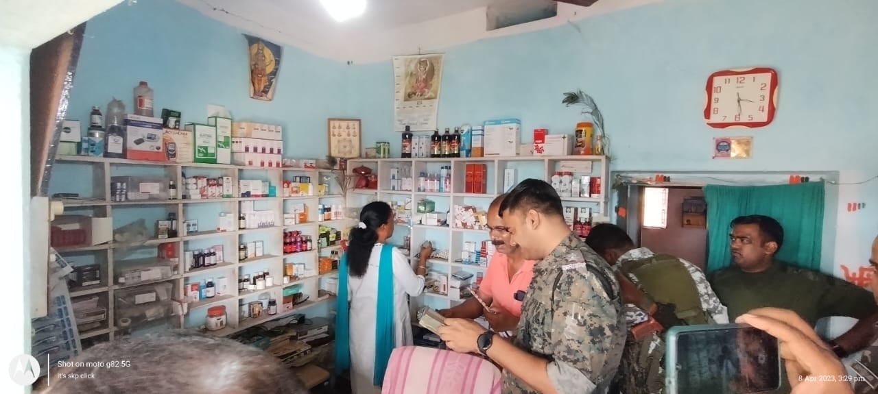 गिरिडीह में अवैध दवा दुकानों और क्लीनिक संचालकों के खिलाफ छापेमारी, दुकानों एवं क्लीनिक को किया गया सील