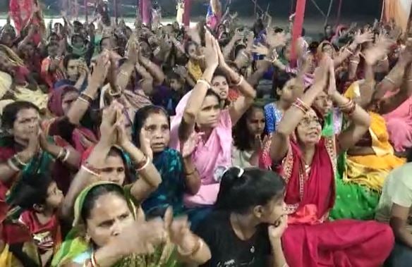 भागलपुर : कोरोना को लेकर घबराए लोग, भागवत कथा व हनुमान चालीसा का हो रहा पाठ