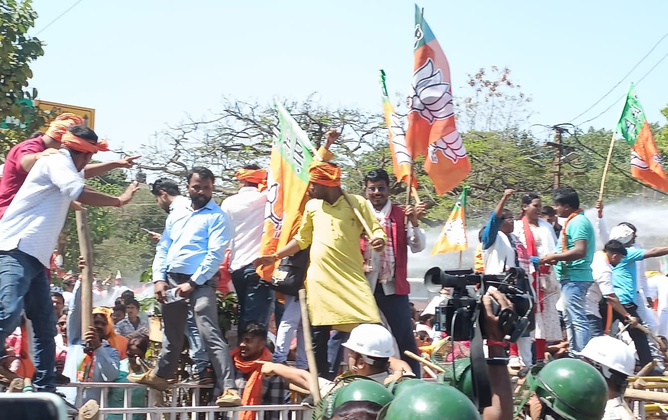 सचिवालय घेराव के दौरान हुए हिंसक झड़प के बाद भाजपा कार्यकर्ताओं पर एफआईआर दर्ज,