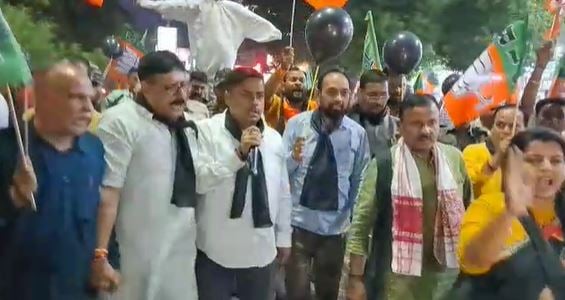 हेमंत सोरेन का पुतला दहन,प्रदेश अध्यक्ष ने कहा झामुमो को भुगतान होगा खामियाजा