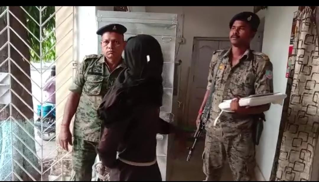 बिहार के शातिर चोर देवघर में कर रहे हैं दुकानों में चोरी,पुलिस ने गिरफ्तार कर भेजा जेल