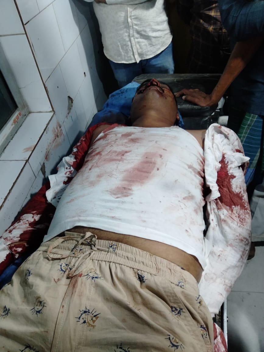 गोली मारकर सरकारी शिक्षक को गोली मारकर हत्या, अस्पताल में परिजनों का हंगामा