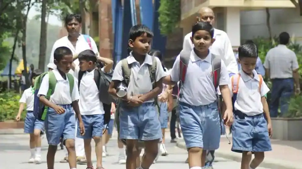 देवघर में भी  बढ़ती गर्मी एवं लू को देखते हुए स्कूलों के समय में हुआ बदलाव, जानिए डिटेल्स