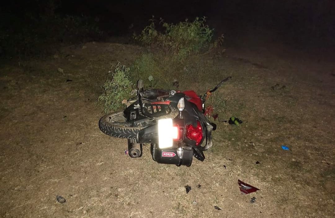 दो बाइक की टक्कर में युवक-युवती की मौत, चार घायल