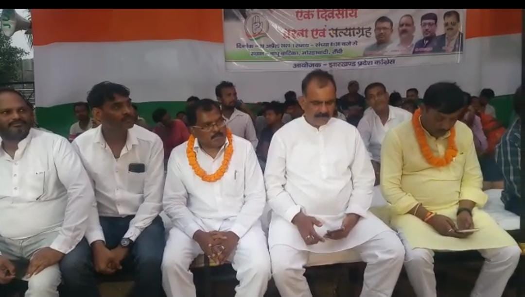 फिर उठे कांग्रेस में बगावती सुर, प्रदेश अध्यक्ष पर निकम्मा होने का आरोप