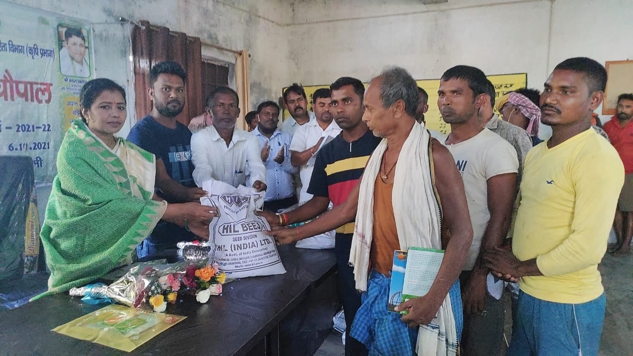 हेमंत सरकार में किसानों को कई योजनाओं का मिल रहा लाभ : विधायक