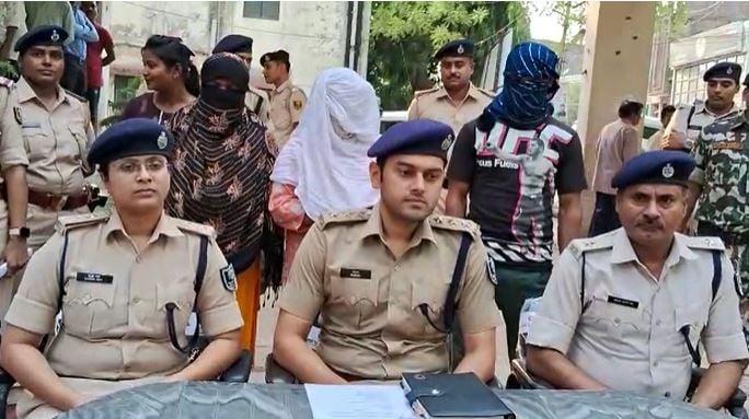 गोपालगंज : सेक्स रैकेट का भंडाफोड़, नाबालिग युवती सहित चार लोग गिरफ्तार, कई आपत्तिजनक समान बरामद