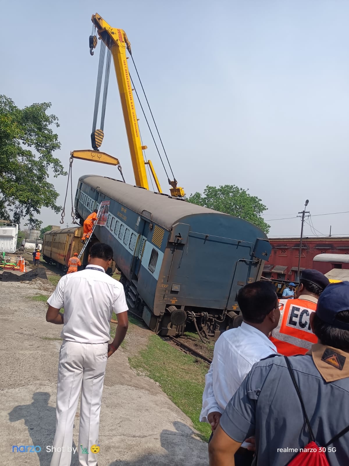 शुक्रवार के दिन धनबाद रेलवे स्टेशन पर 85 मिनट तक रही भागमभाग, जानिए वजह