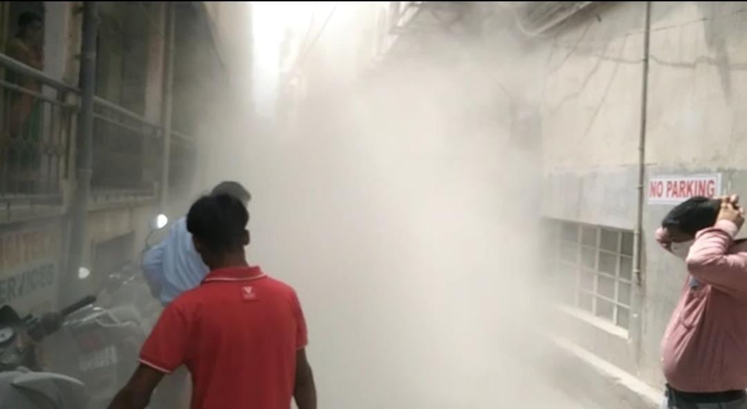 भागलपुर: शॉपिंग मॉल में भीषण आग से मची अफरा-तफरी, एसी में शार्ट सर्किट होने से लगी आग