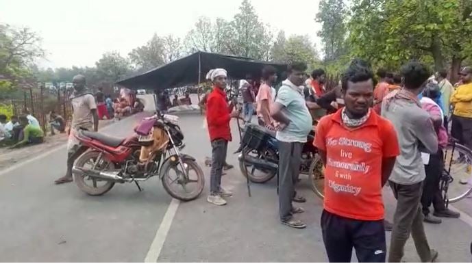 चतरा: तेज रफ्तार का कहर, कोयला लदे वाहन ने बाइक सवार दम्पति को रौंदा, मौके पर मौत